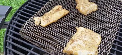 Check internal temperature: The ideal internal temperature for cooked cod is 140-145°F.