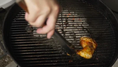 Separate drumsticks from thighs and serve.