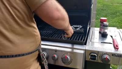 Lubricate the grates with oiled paper towels.