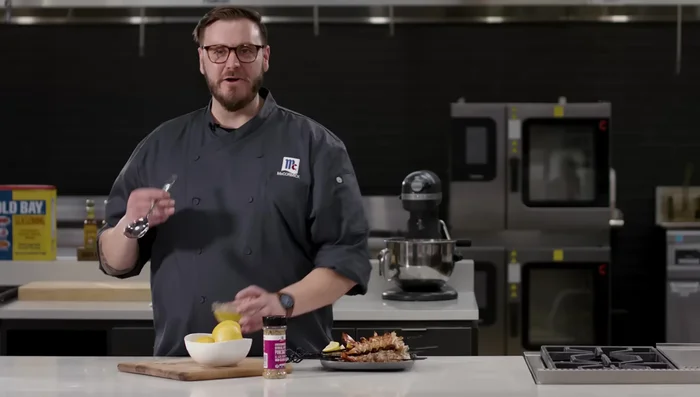 Serve: Serve immediately with lemon wedges and extra lemony garlic butter for dipping or drizzling.