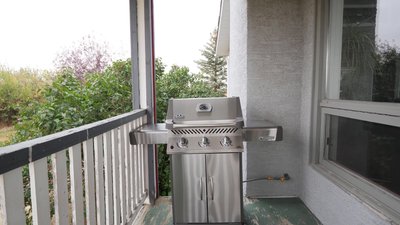 Ensure burner controls are in the OFF position.