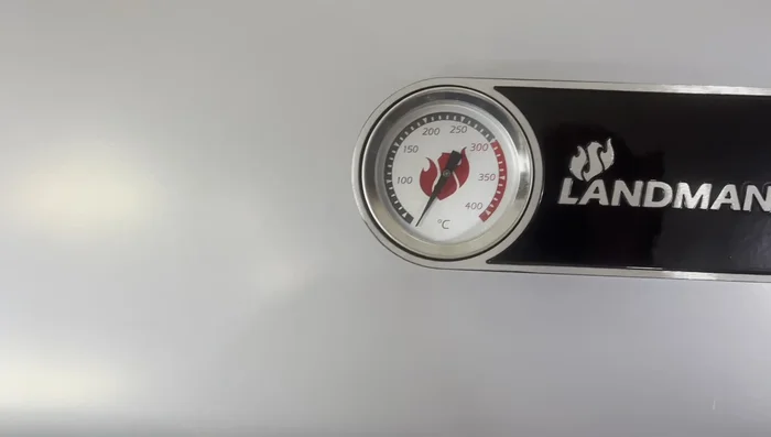 Check the outside temperature gauge (in Celsius).