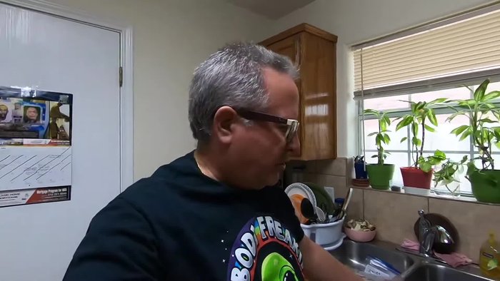 Thoroughly dry the grates.