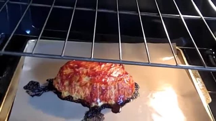 Bake/Cook food on the grill mat.