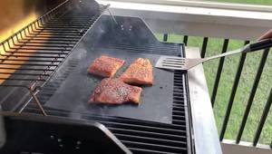 Ultimate Guide to Non-Stick Grill Mats: Effortless Grilling & Cleaning