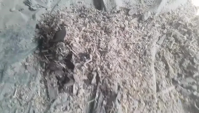 Sift cassava dust to remove large particles (338.84 seconds)