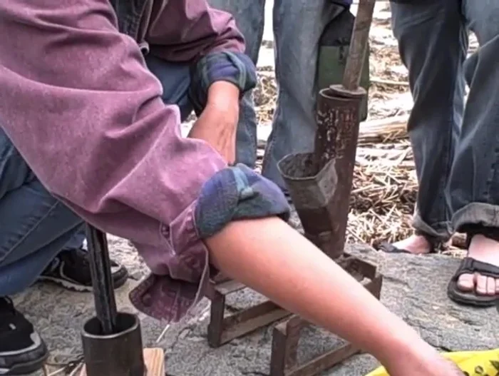 Remove the briquette.