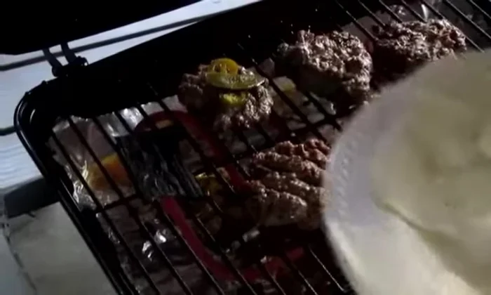 Clean up: Once cooled, remove the aluminum foil for a clean grill.