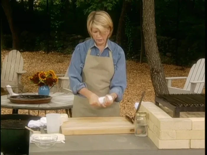 Tie one end of the rolled rag securely with cotton twine, leaving the other end loose.