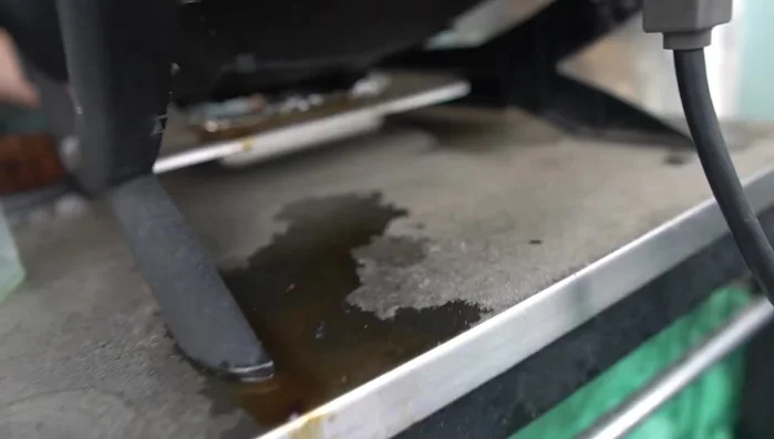 Remove the drip tray.