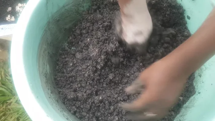 Let the briquettes dry for several days (3-4 days mentioned).