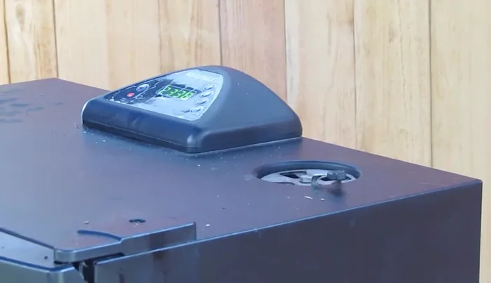 Observe the smoke production. It should start slowly then increase to a steady stream within a few minutes.