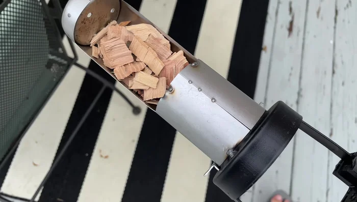 Gather your hickory chips. The amount needed depends on your smoking session, but a little goes a long way.