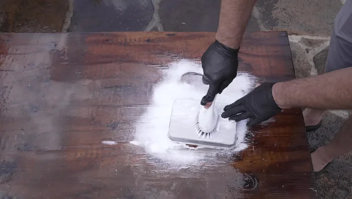 Clean the drip tray (replace if necessary).