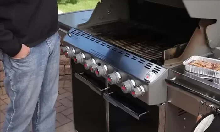 Preheat grill to 500°F (10-15 minutes). Clean the cooking grates.