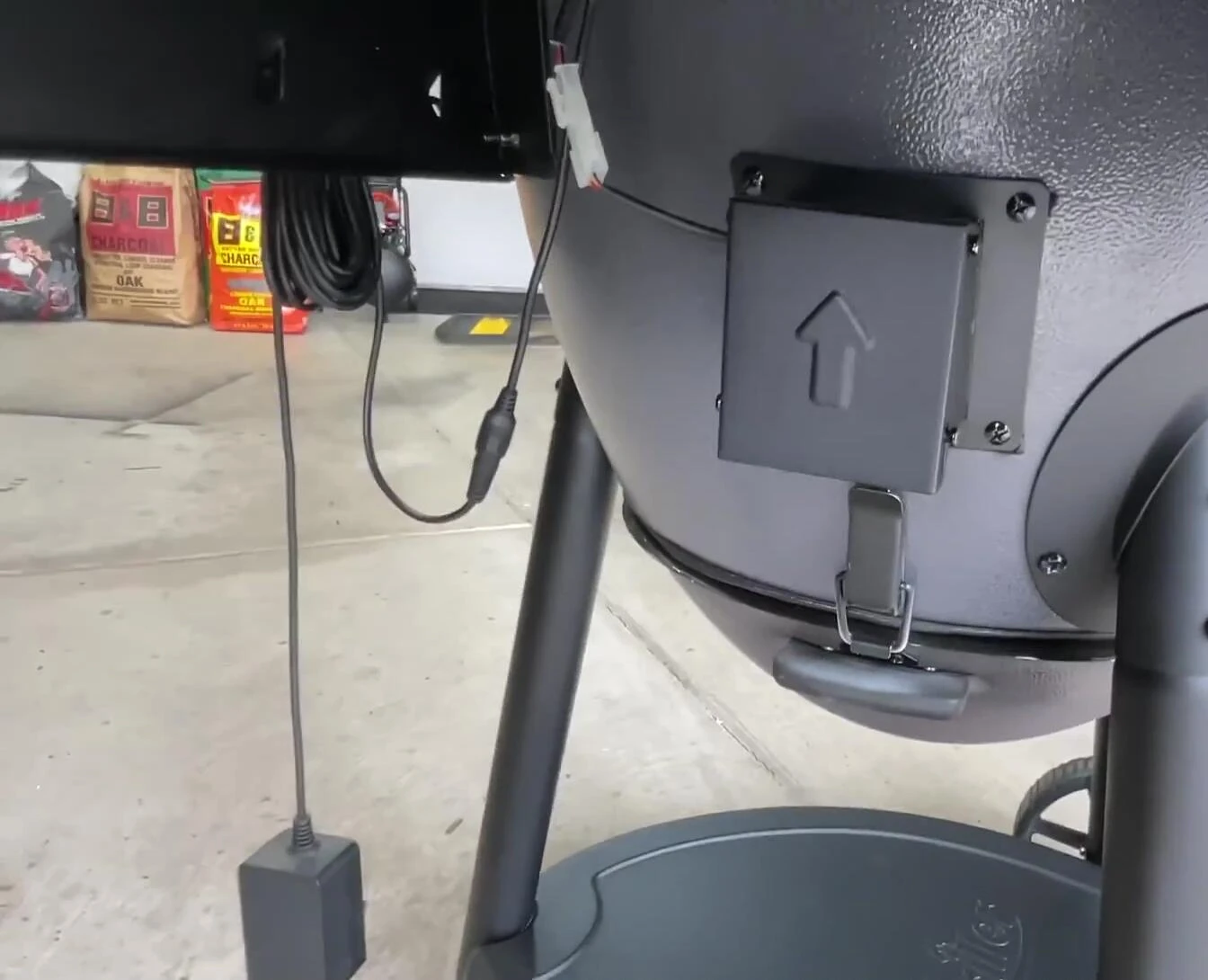 The user demonstrating closing the vents to improve temperature control.