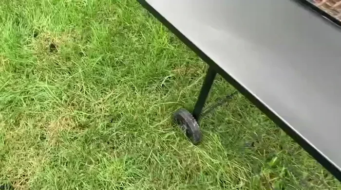 Grill on uneven terrain, missing parts