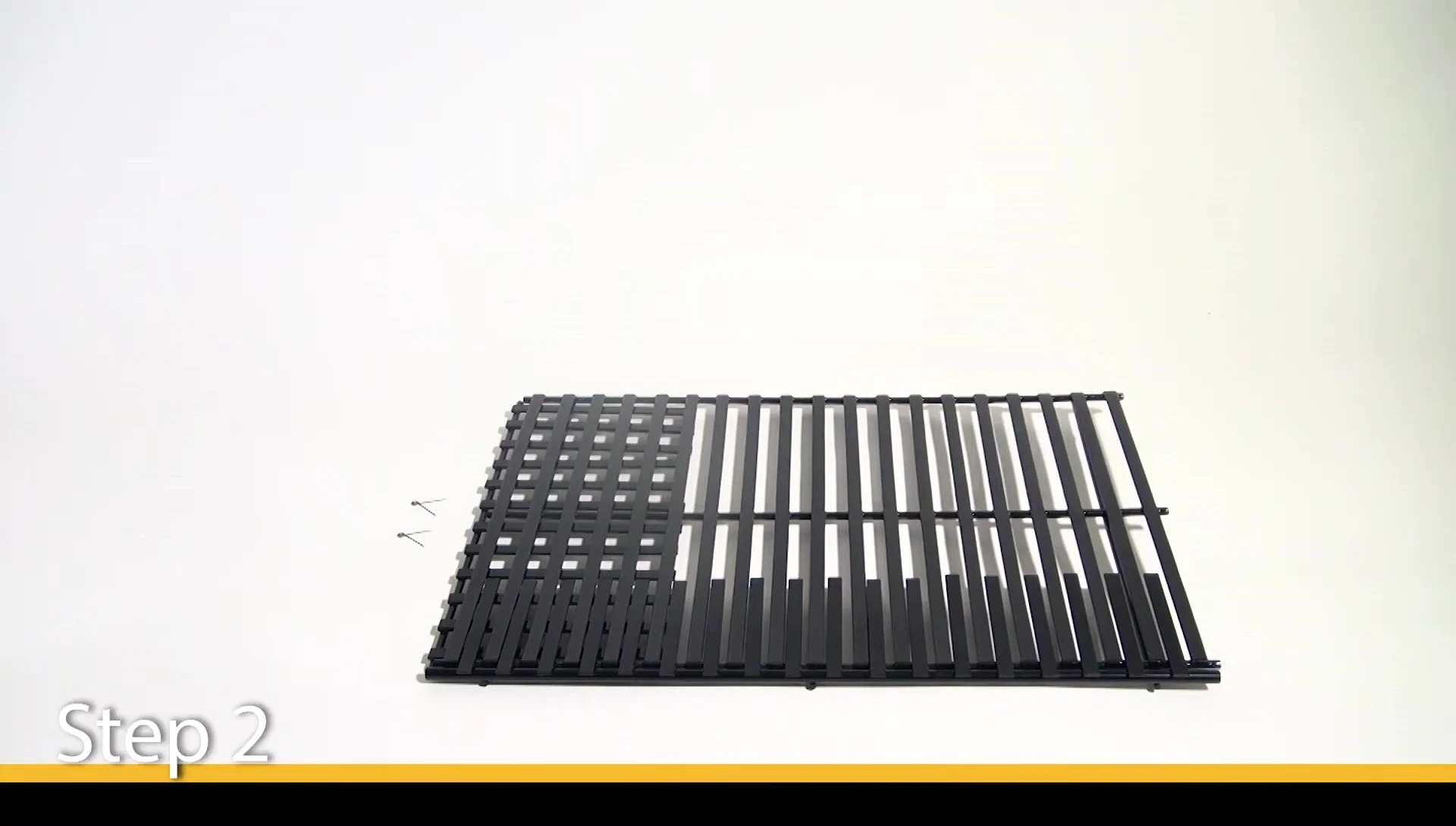 Installing adjustable grill grate with clips
