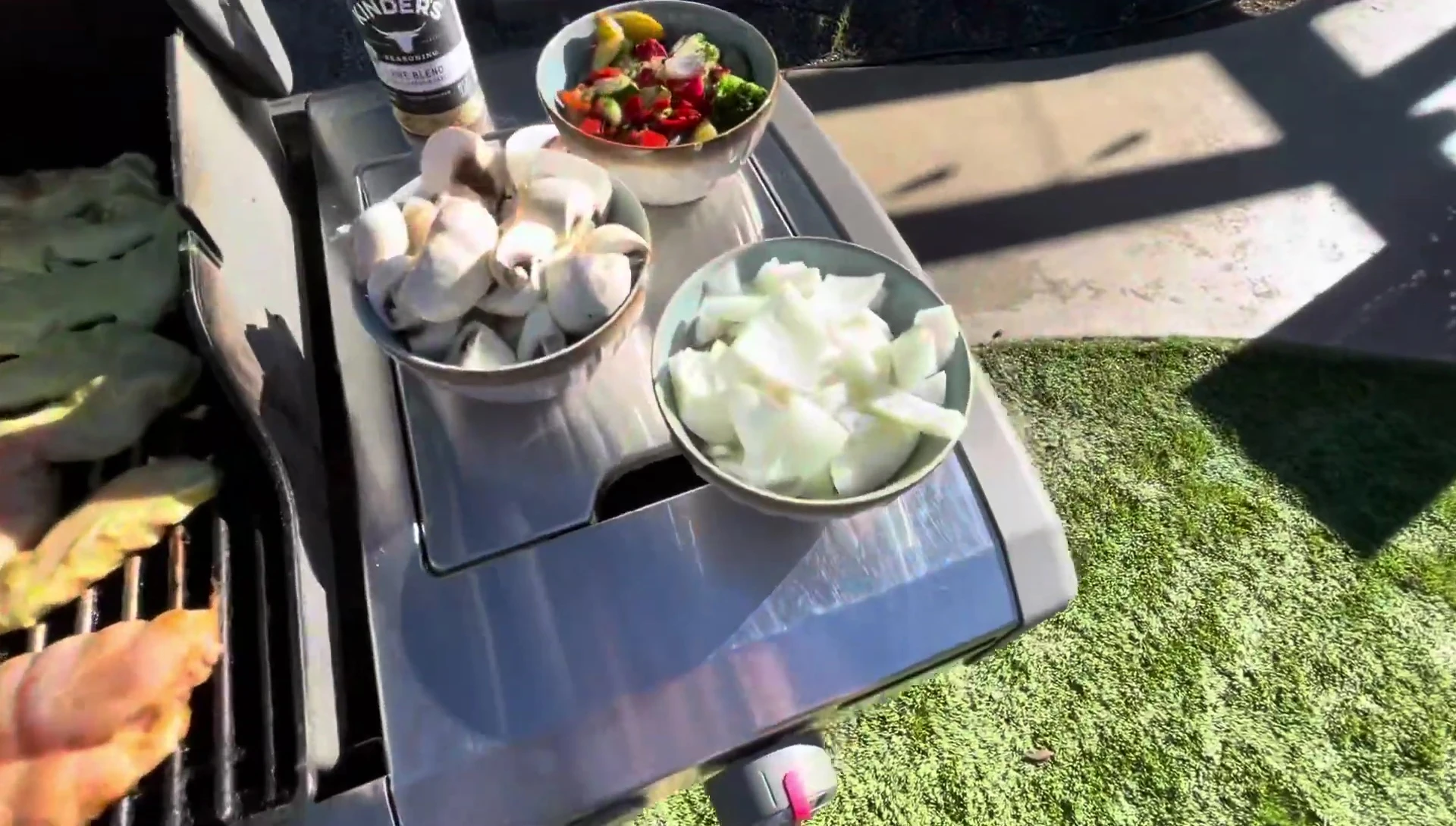 Onions and mushrooms in the larger basket