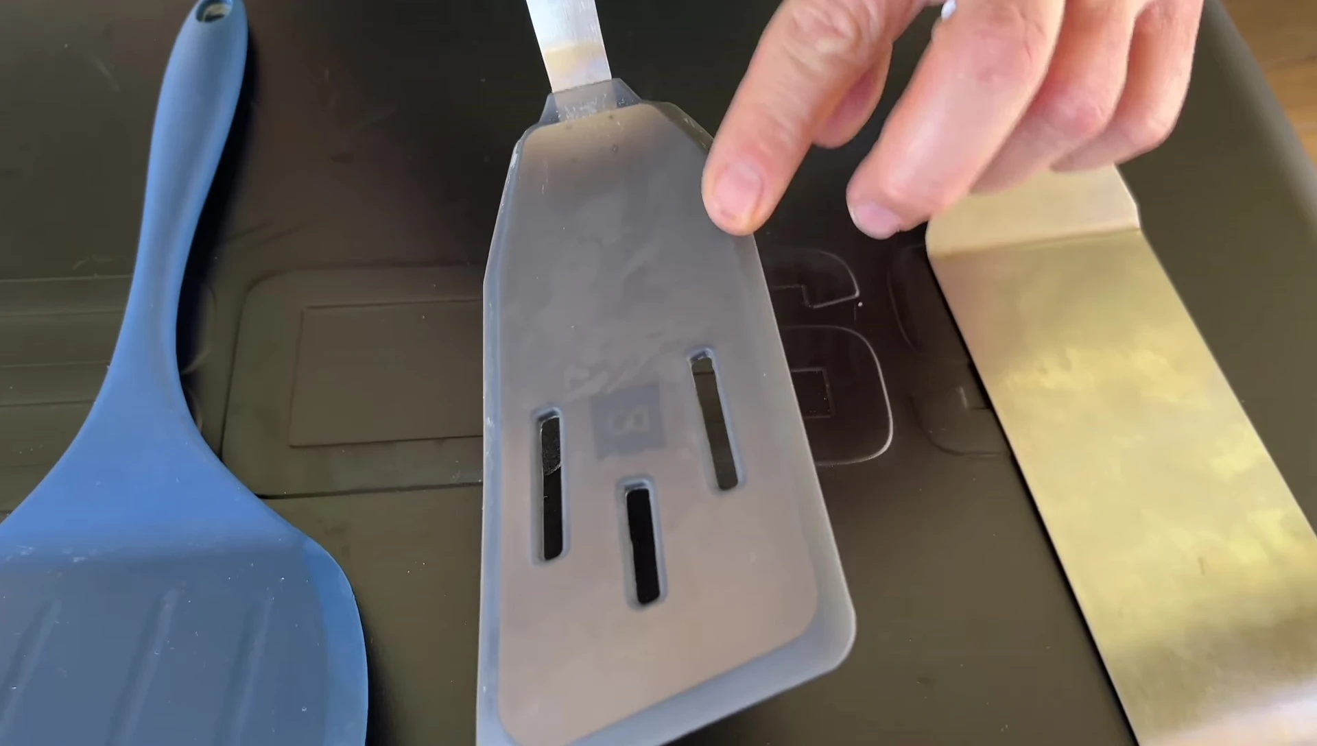 Silicone spatulas: various sizes and shapes