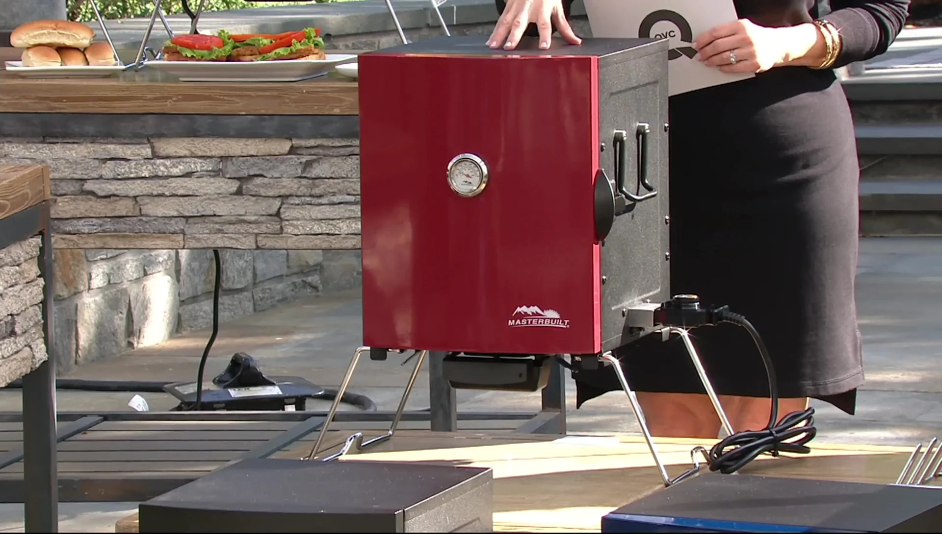 Portable Masterbuilt smoker for small spaces