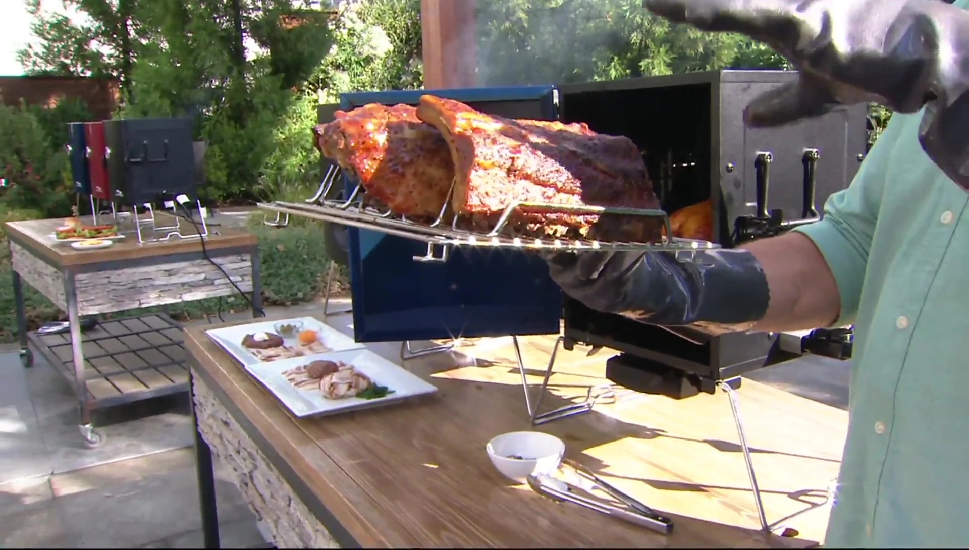 Masterbuilt smoker cooking ribs