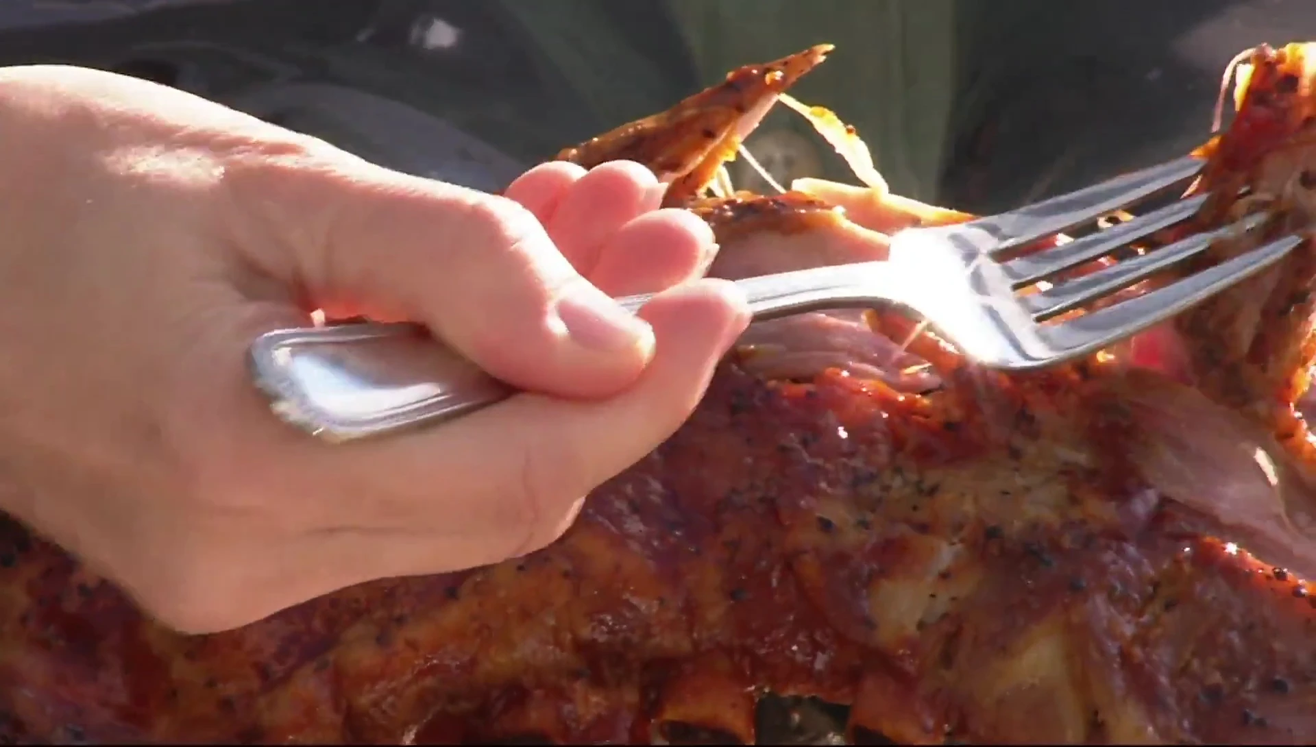 Delicious ribs cooked in Masterbuilt smoker