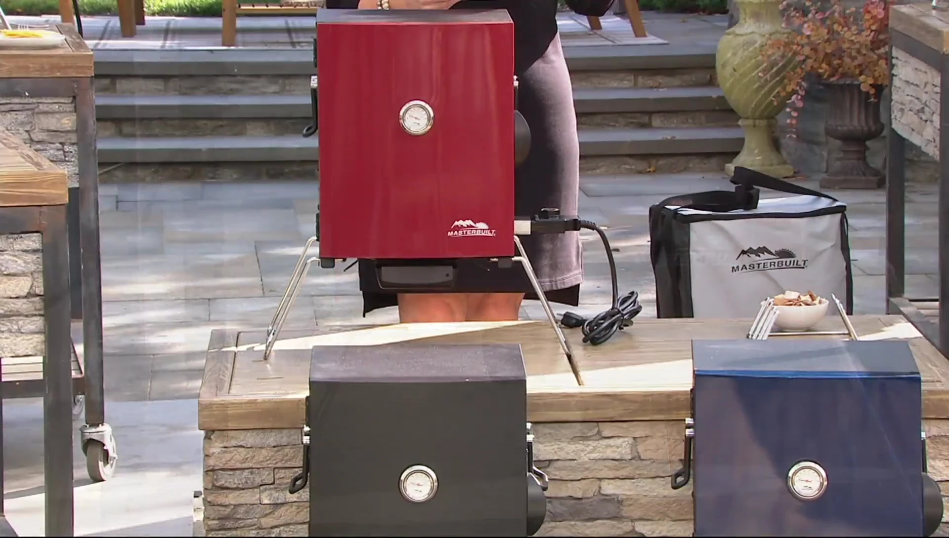 Portable Masterbuilt smoker for small spaces