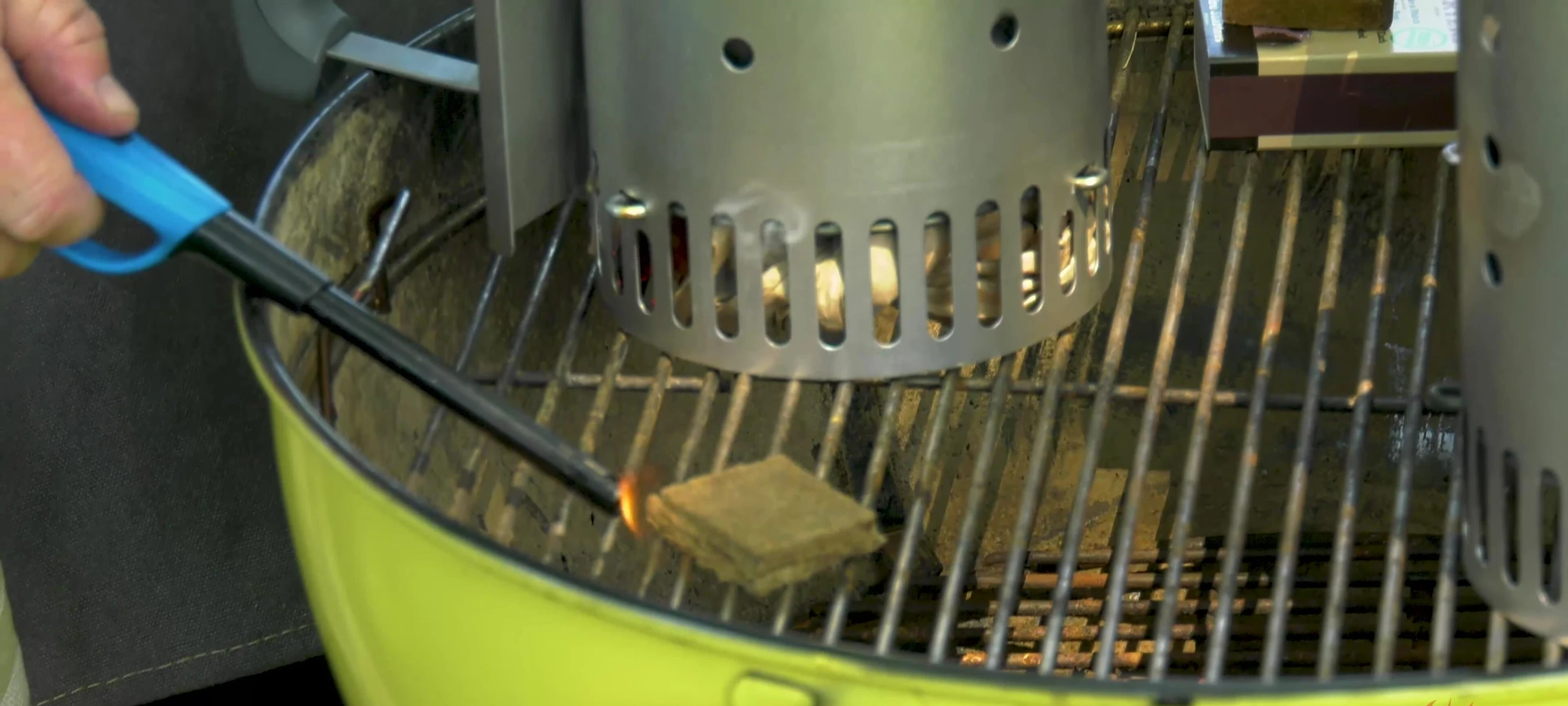 Weber cube lighting with long lighter