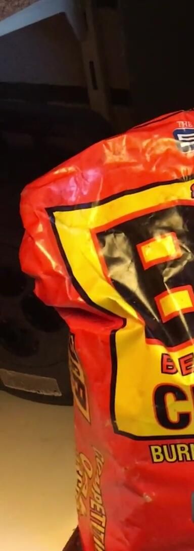 Weber and B&B charcoal briquettes comparison