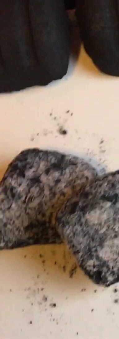Briquette comparison: ash and residue
