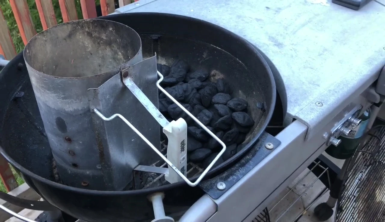 Kingsford charcoal in kettle grill