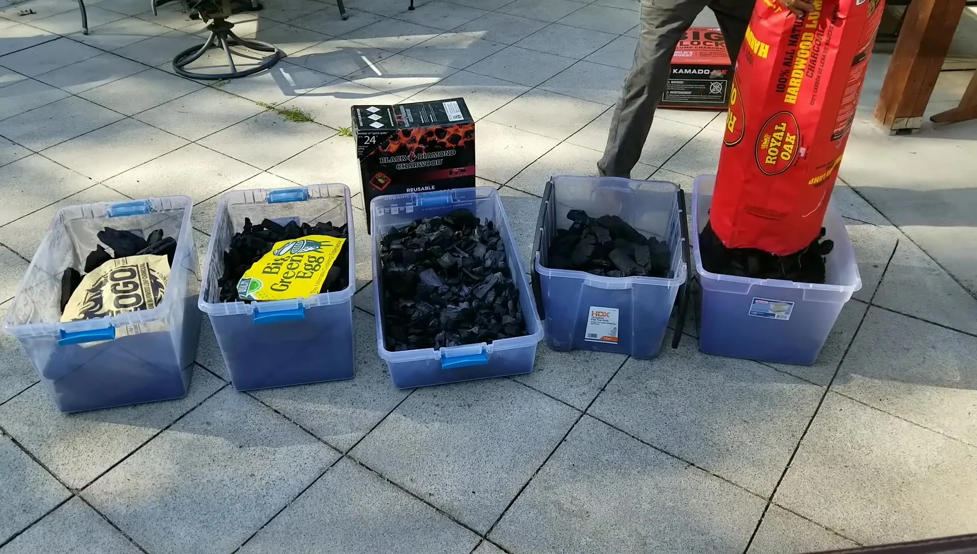 Charcoal brands comparison: Komodo, Royal Oak.