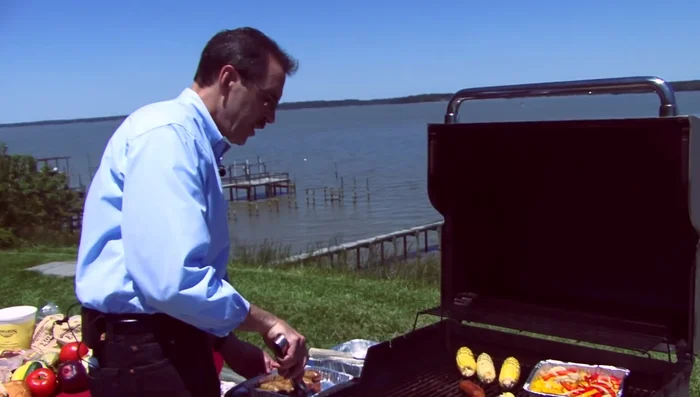 Serve: Use foil pans for easy serving. Top sausages with sauteed peppers and onions.
