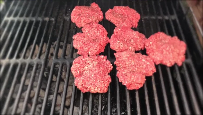 Close the lid and fully open the intake vent. Internal temperature should reach around 290-325 degrees Fahrenheit.