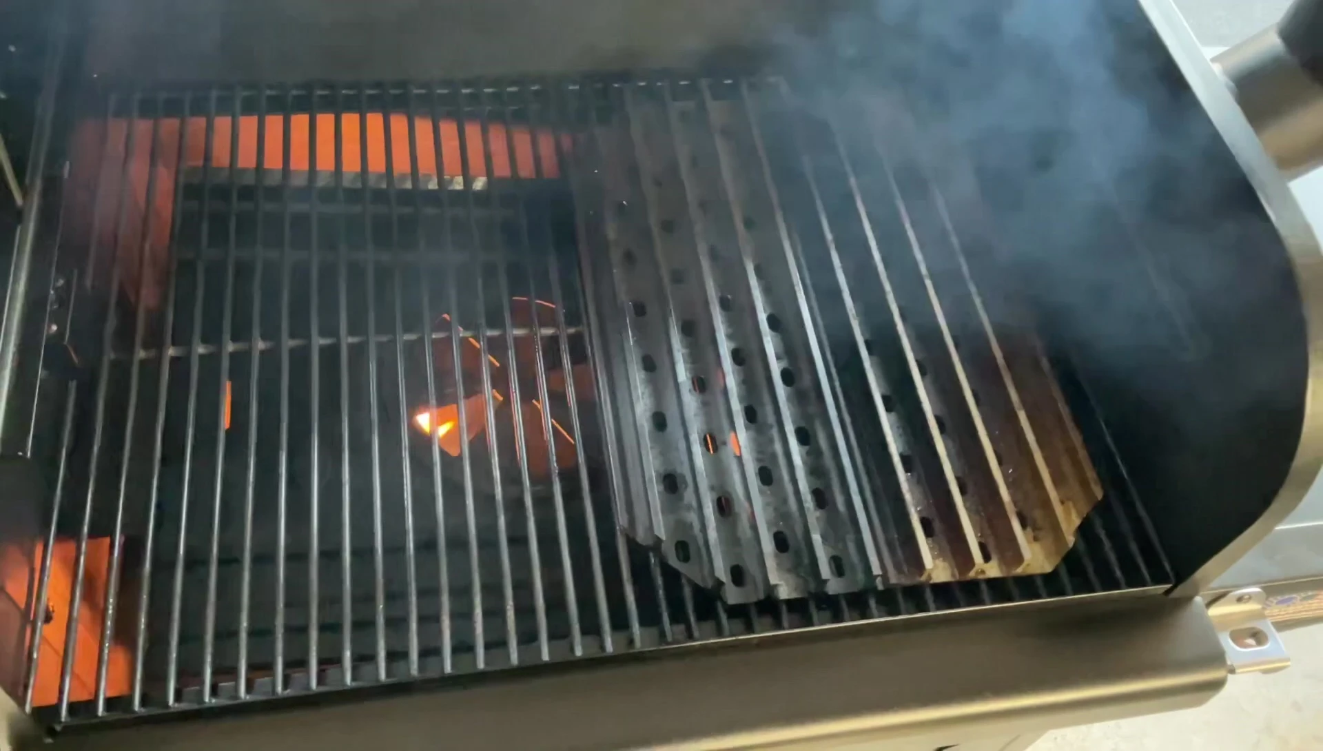 Overview of the assembled Z Grills 600 series.