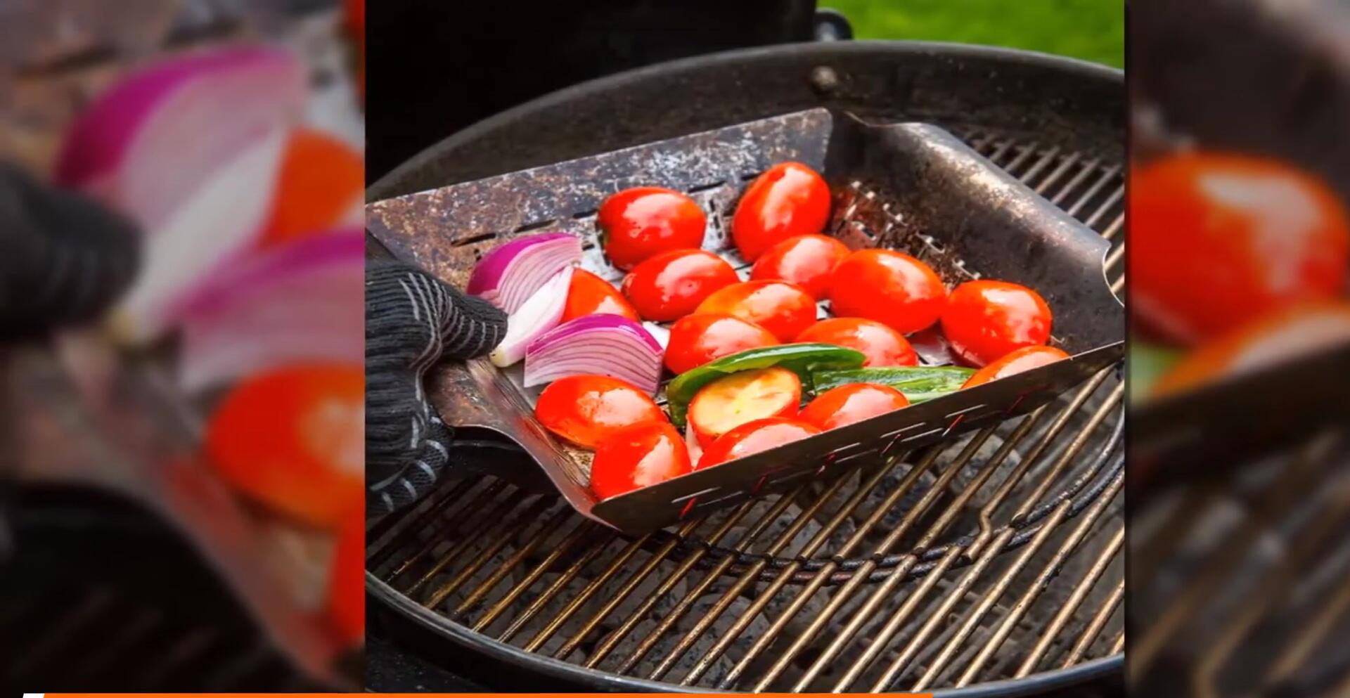 Weber Deluxe Grilling Basket handles