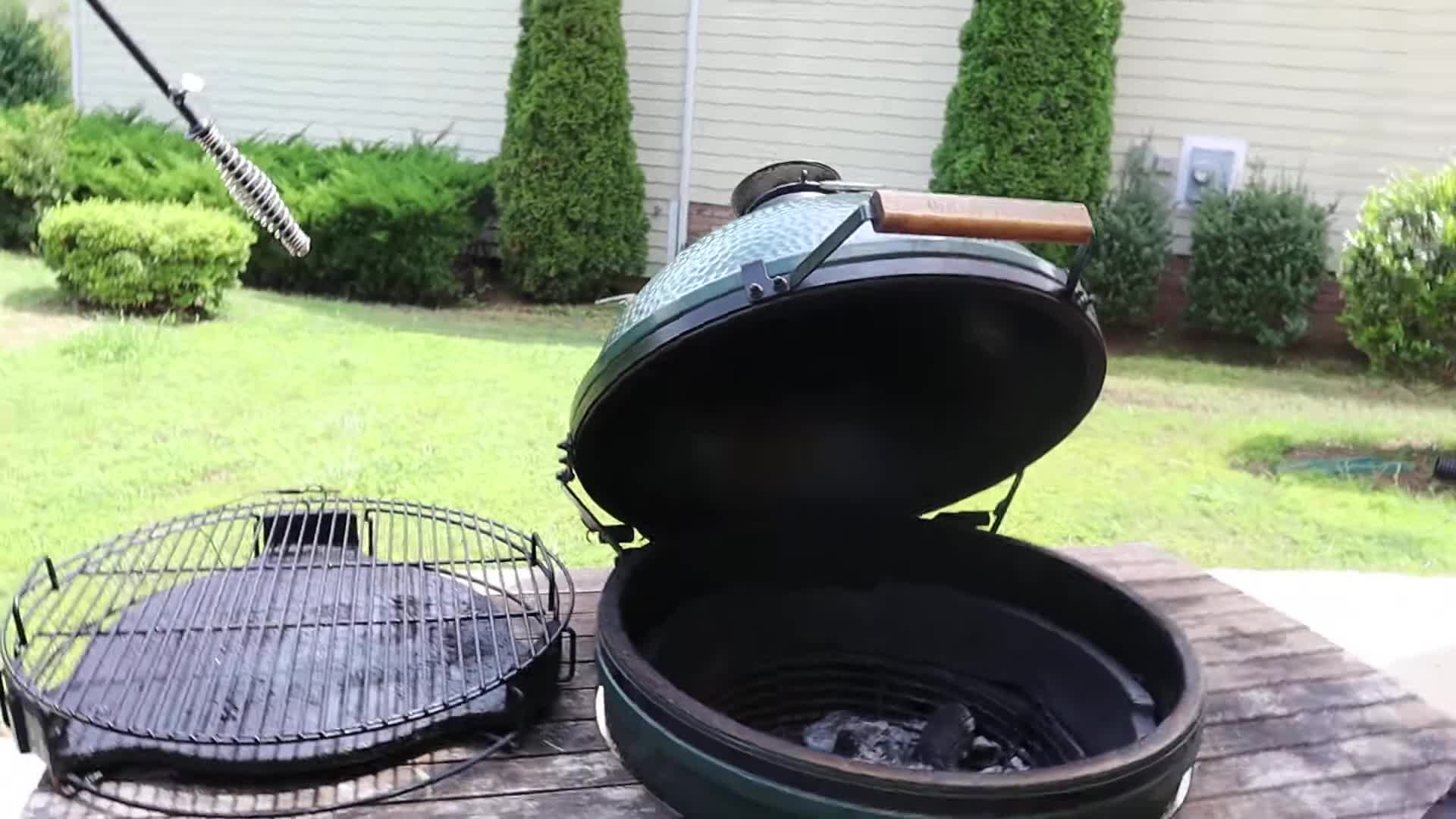 Close-up of the Kick Ash Basket inside the Big Green Egg