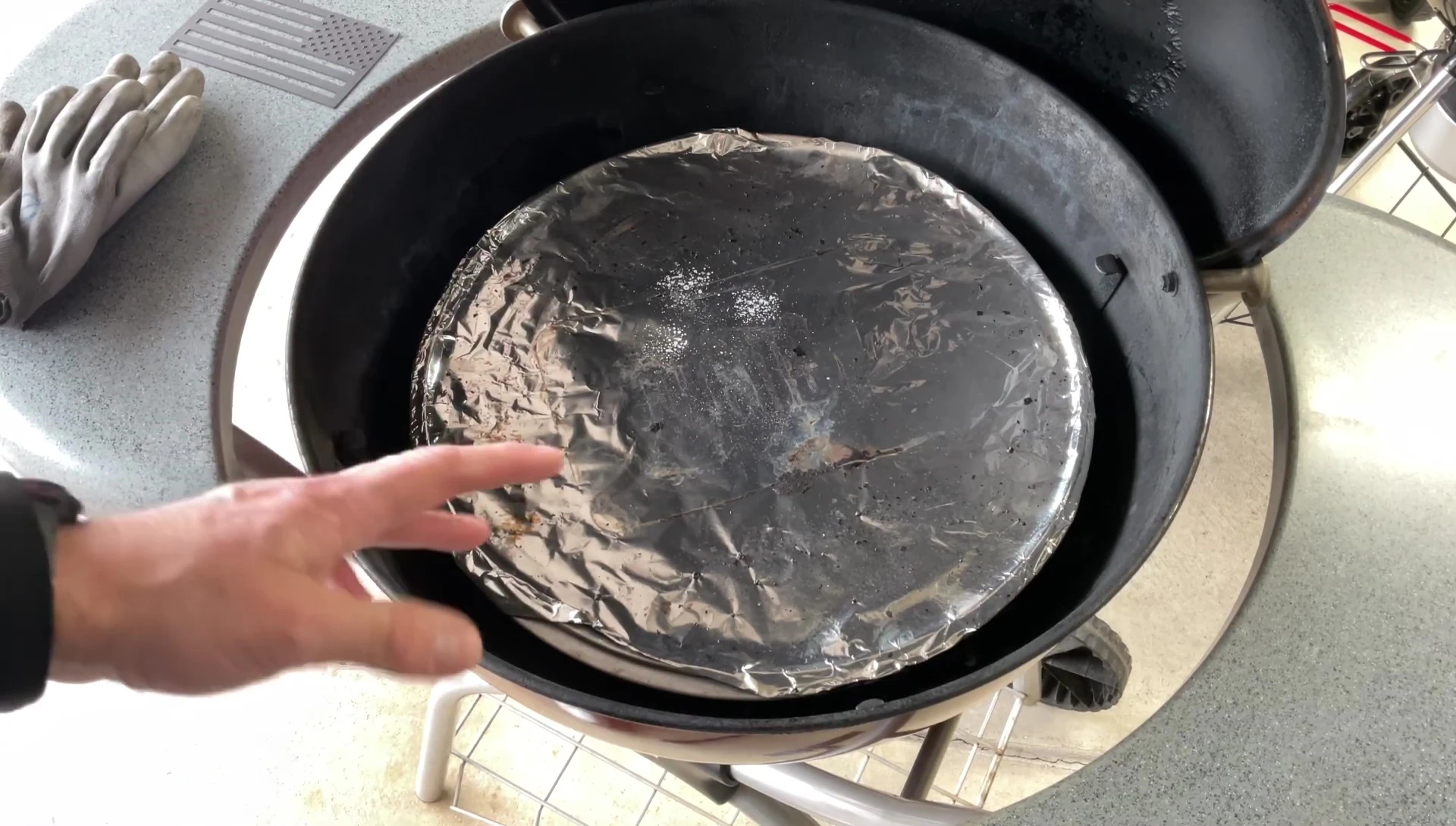 DIY heat diffuser made from pizza pans and expanded metal
