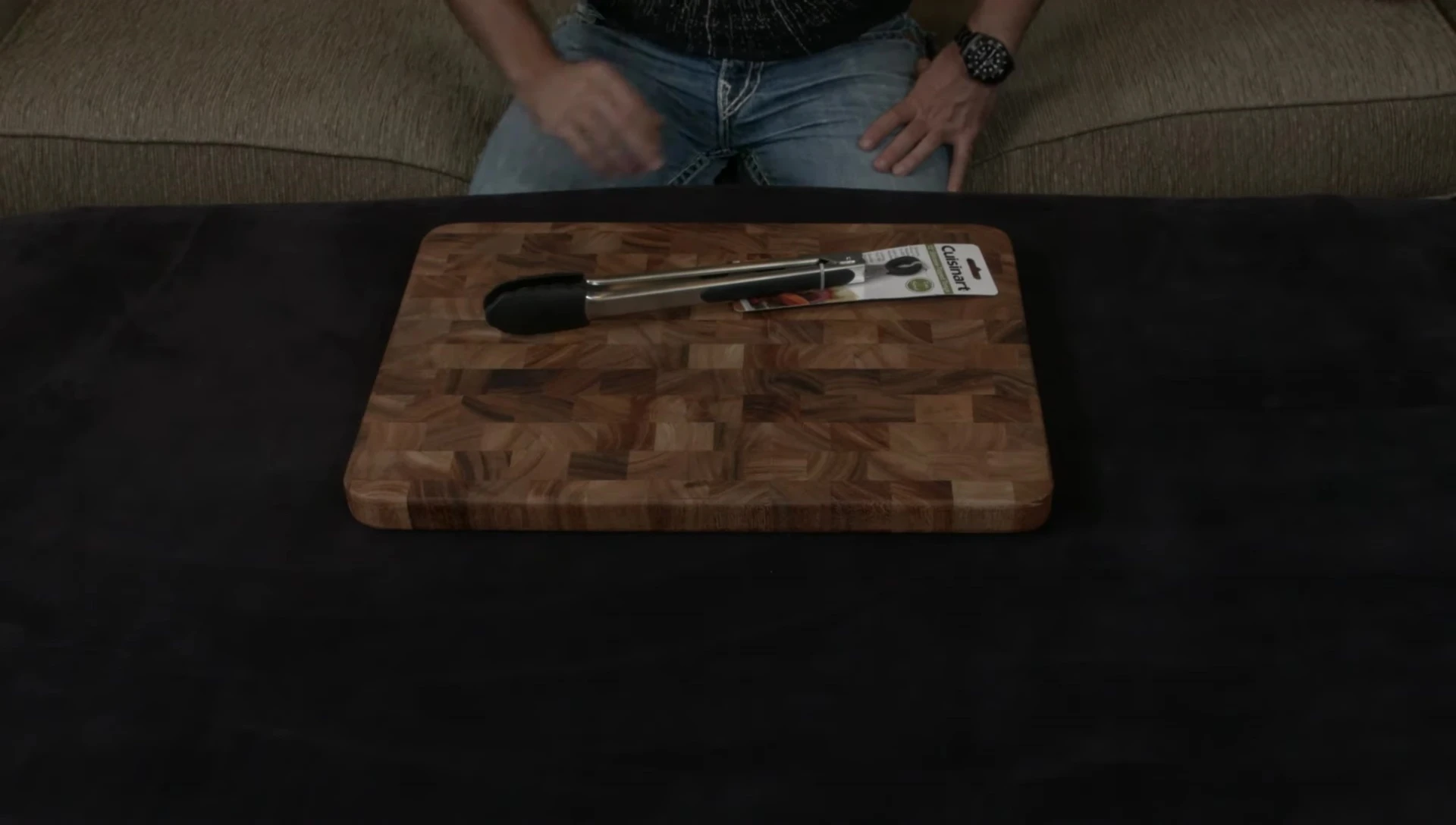 Shot showing the locking mechanism of the tongs.
