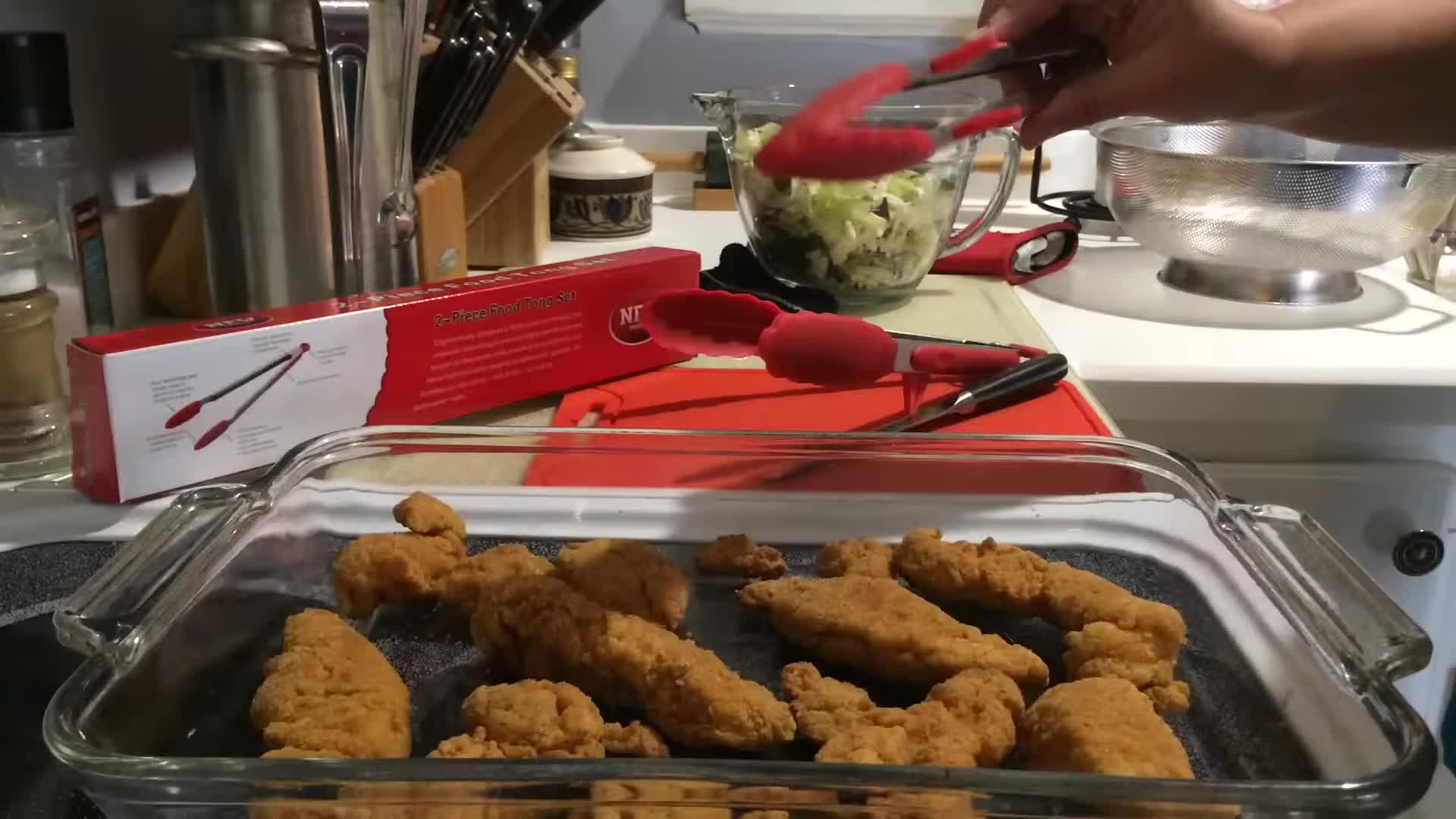 Highlighting the silicone tips of the tongs.
