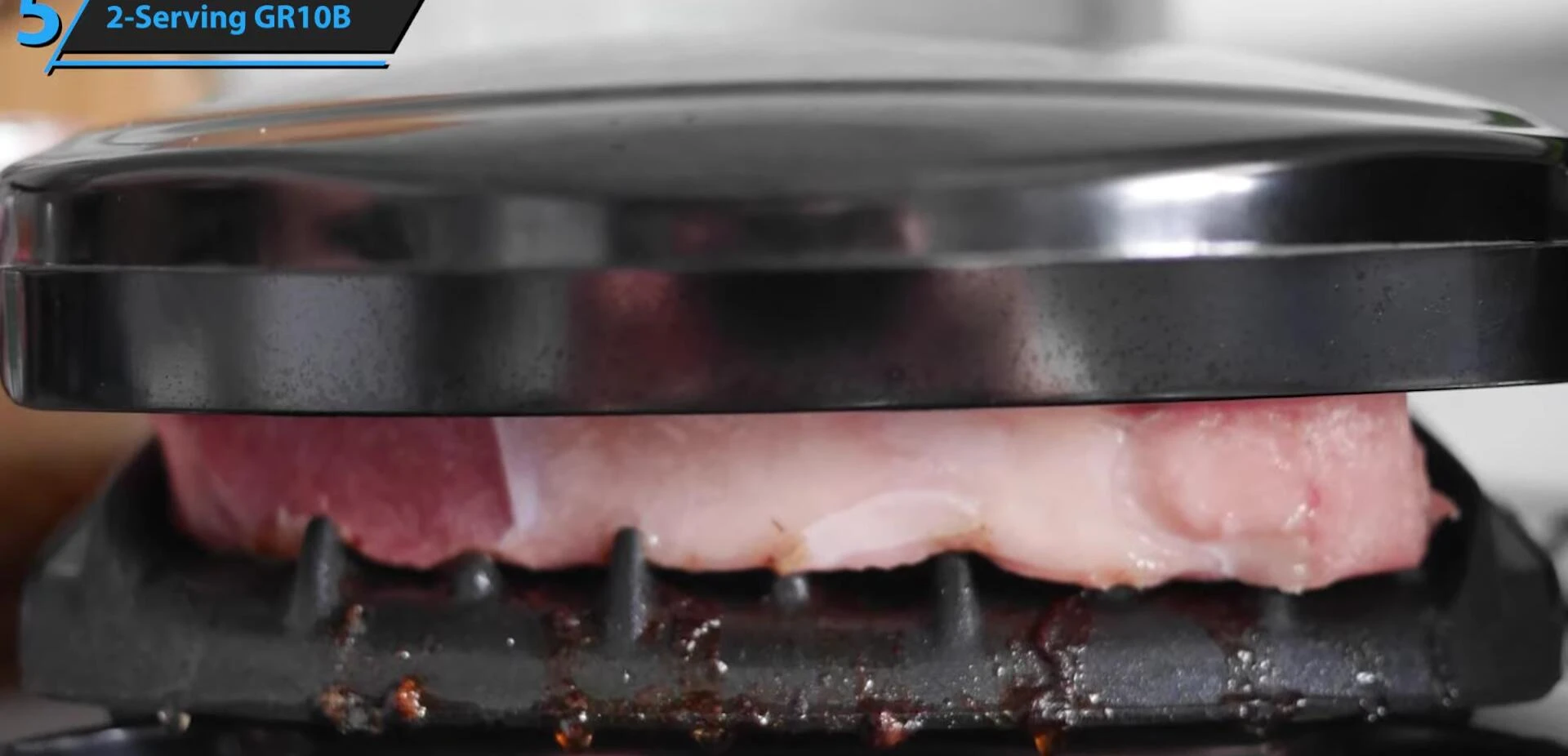 Highlighting the non-stick coating
