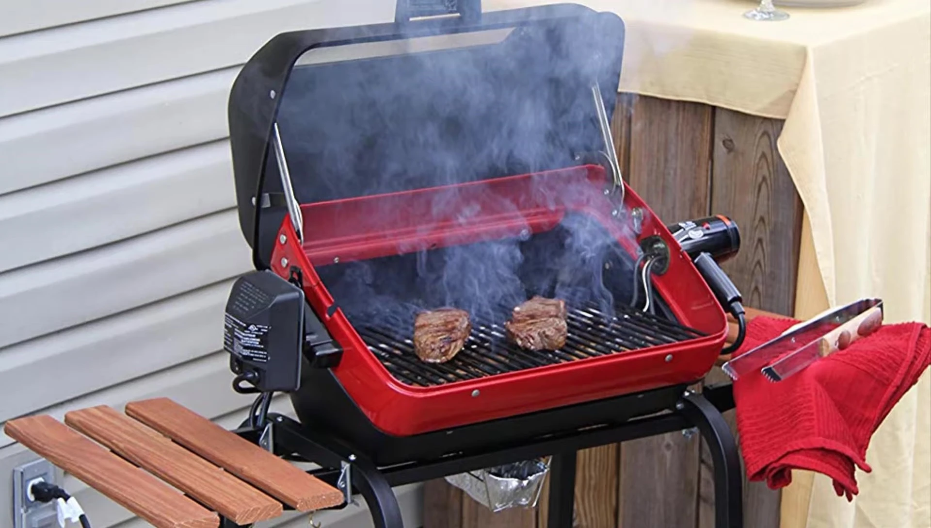 The Mecco grill's reflector pan