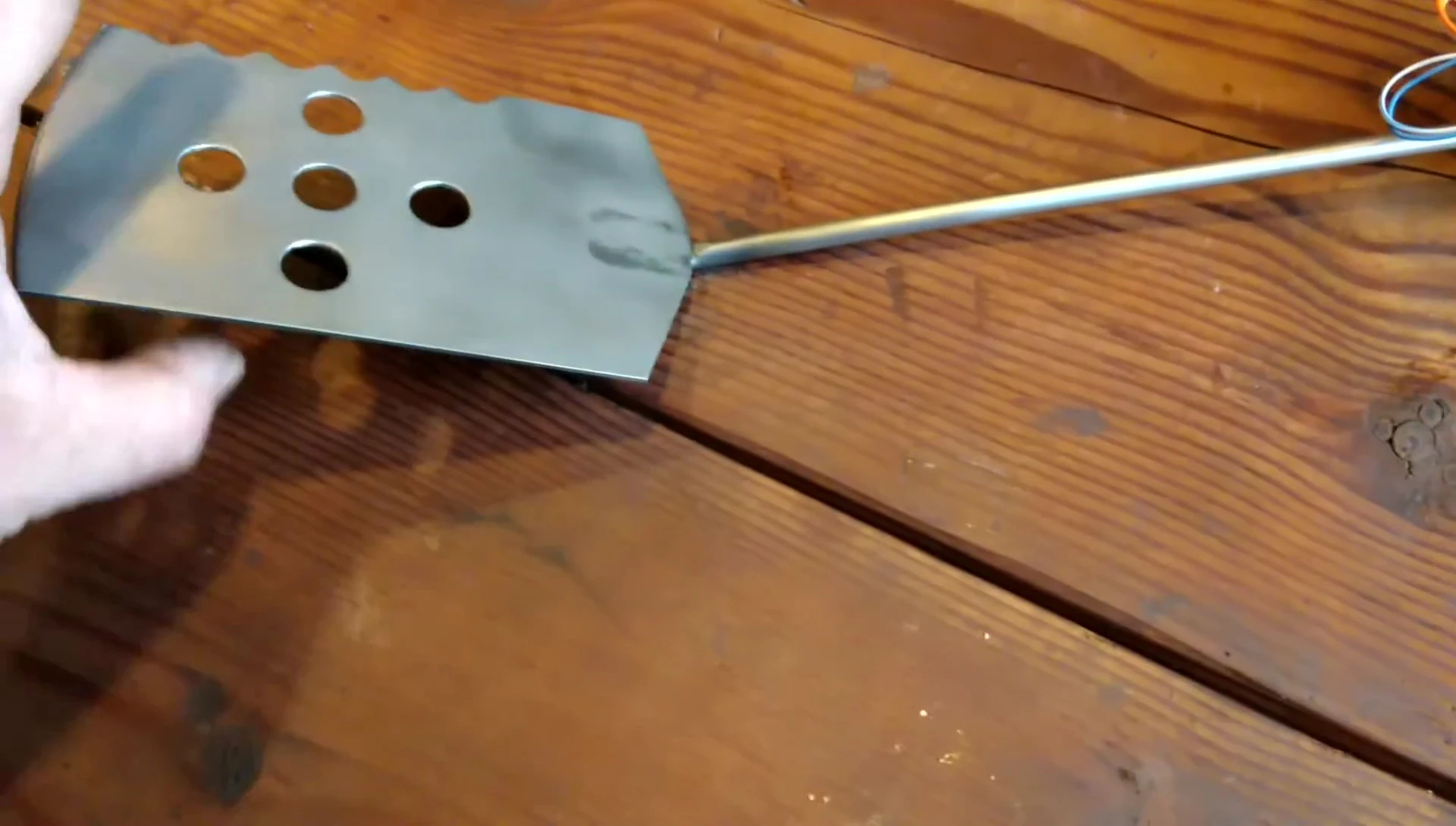 Close-up of the welded spatula