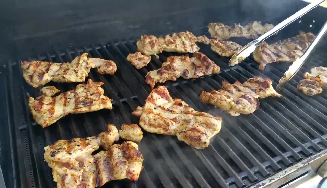 Example of controlled flare-ups with the new cast iron grates.