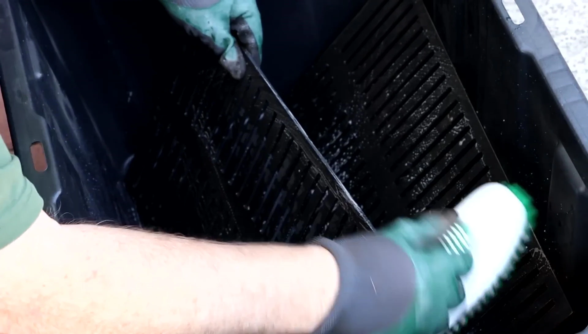 Cleaning the new carbon steel grates with water and mild dish detergent.