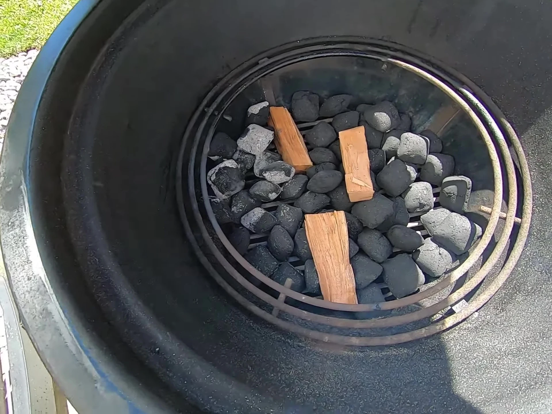 The heat deflector on the Weber Summit.