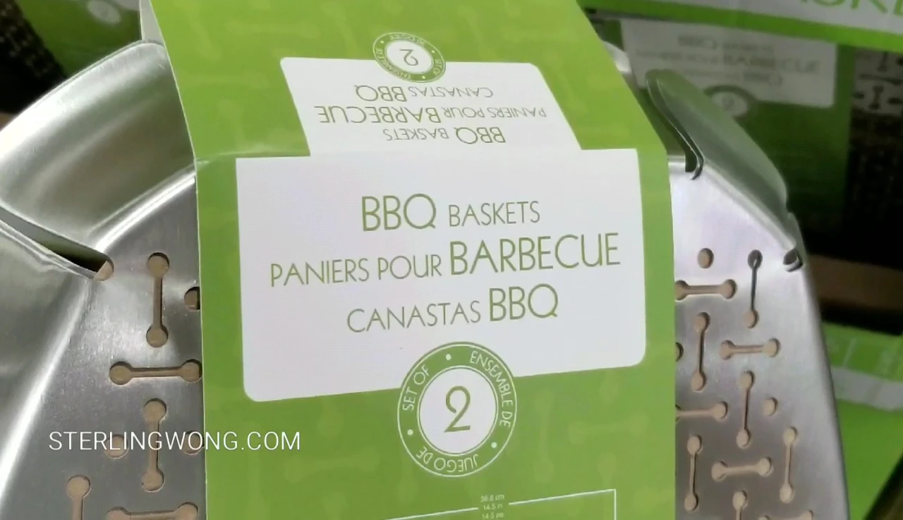Demonstration of adding chopped vegetables and meat into the basket.