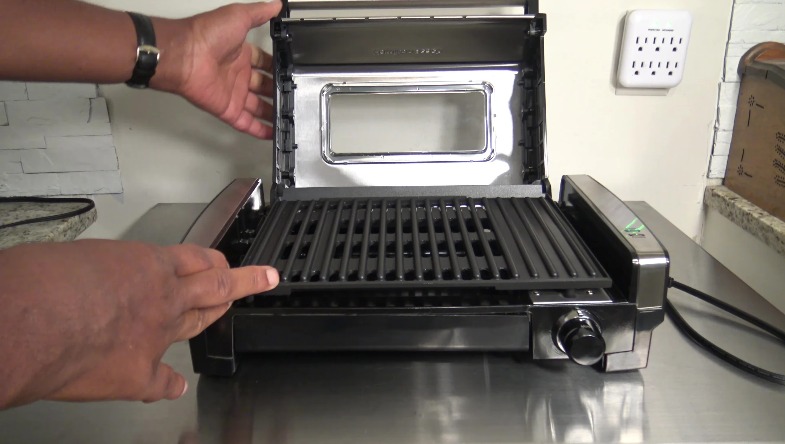 The detachable grill plate