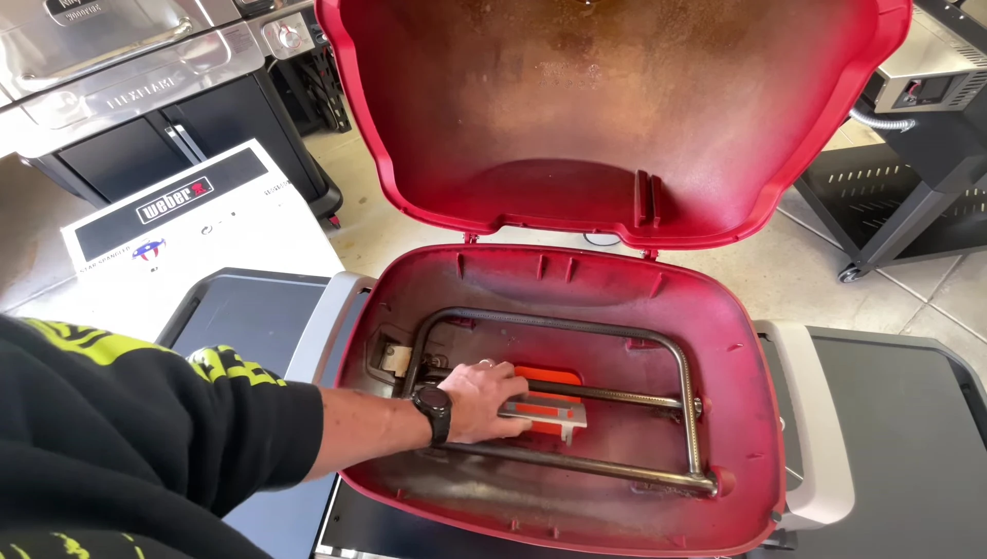 The aluminum grease tray